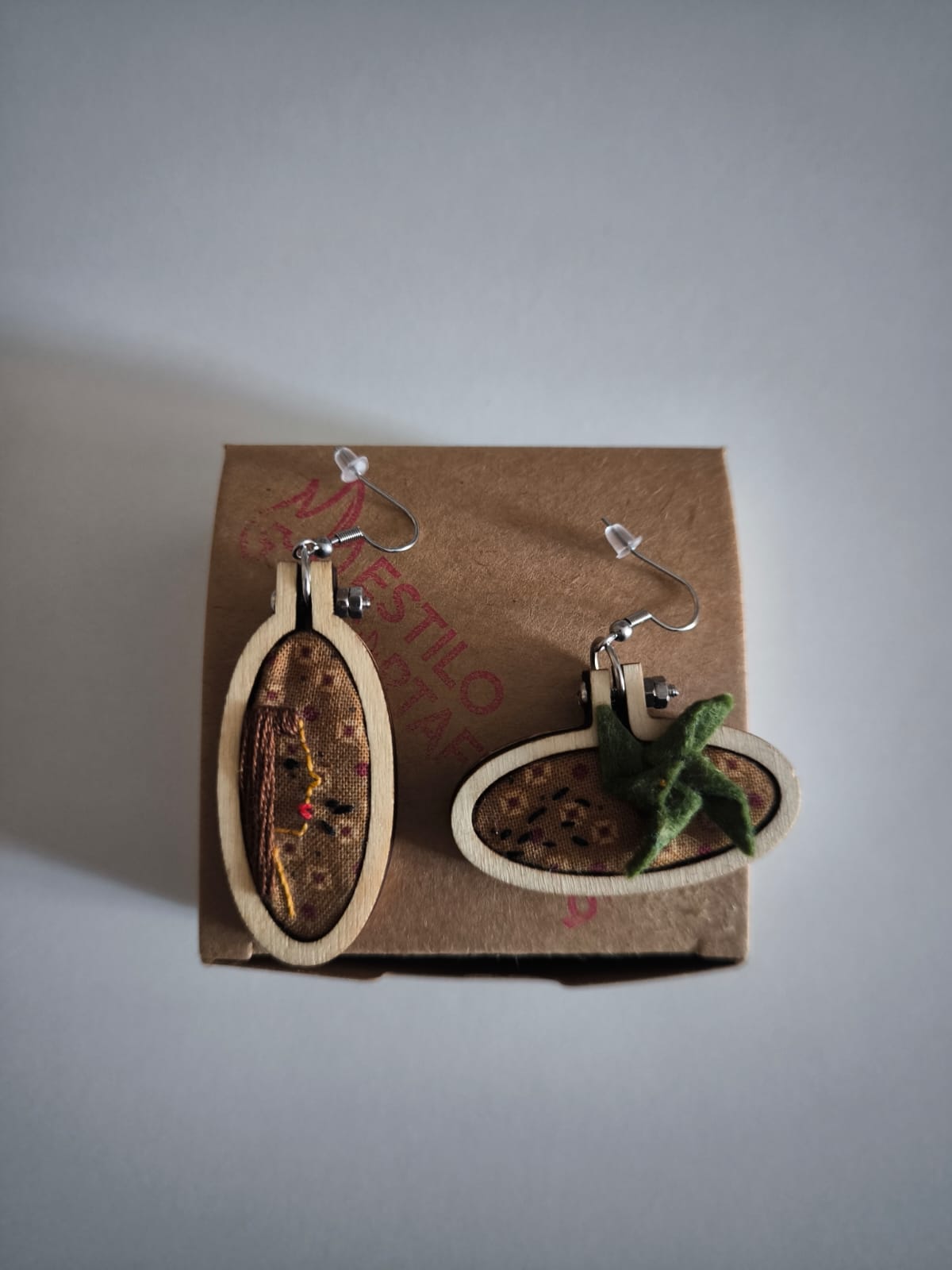 Pendientes Molinillo bordados a mano
